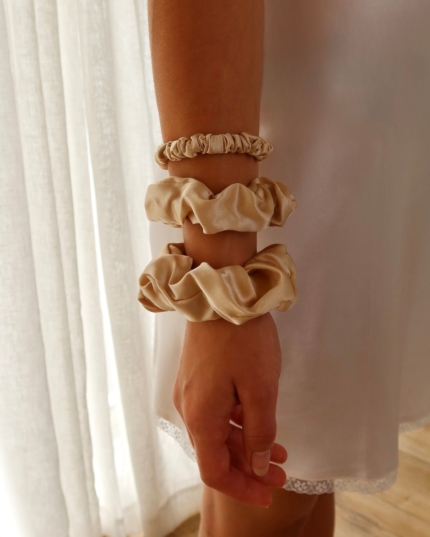Silk Scrunchie (Small) - Bisque